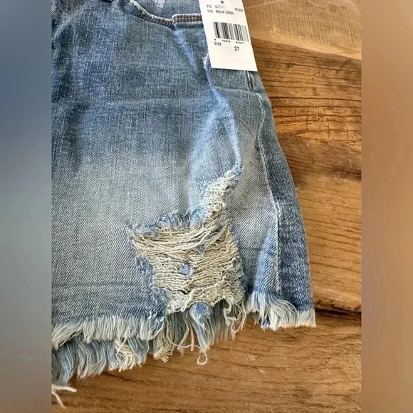 NWT Edyson Delon High Rise Denim Short ~Medium Camden ~ sz 27 & 30 - Picture 6 of 8
